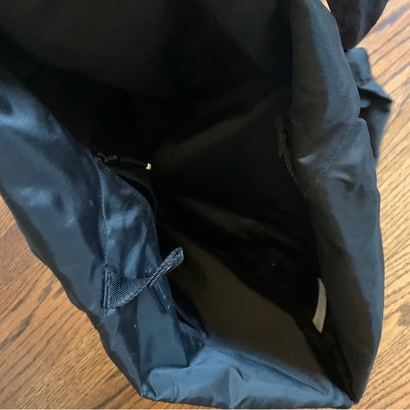 LULULEMON VERY RARE, HARD TO FIND BLACK “CROSS IT OFF” TOTE 20L GOOD AS NEW. - Picture 10 of 10